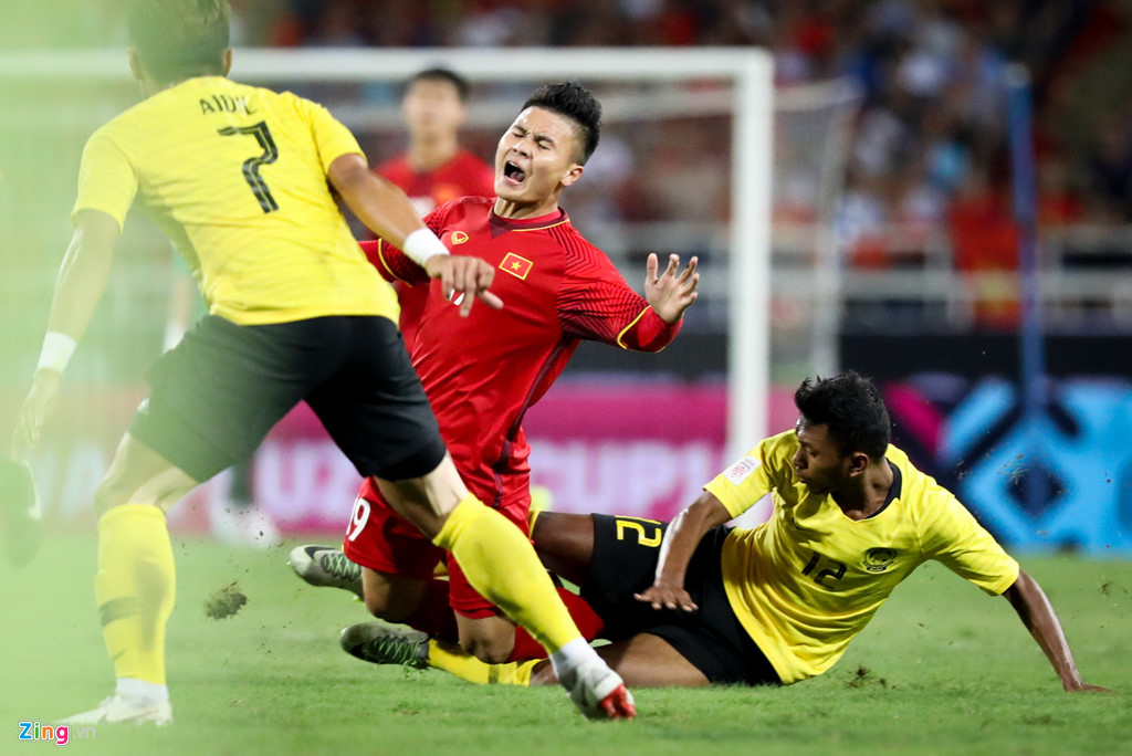 Ai can duoc Quang Hai gianh Qua bong vang nam nay? hinh anh 3